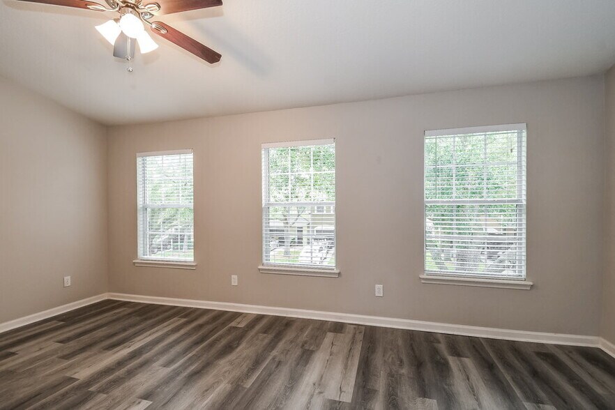 Building Photo - 12949 Spring Rain Rd