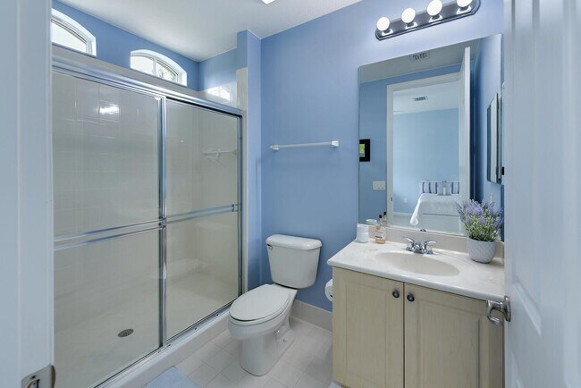 Building Photo - 2570 Gardens Pkwy