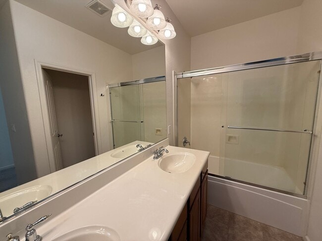 Building Photo - 2912 Mojave Dr