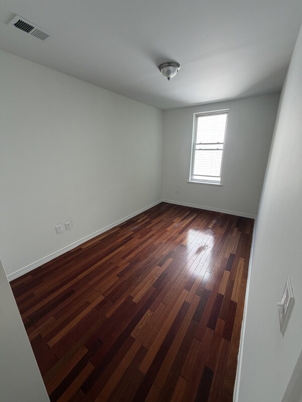 Building Photo - 1782 Frankford Ave
