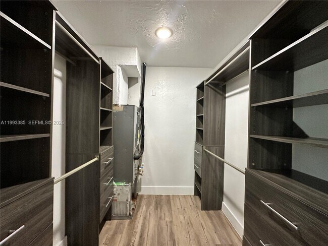 Building Photo - 3315 SW 15th Ave