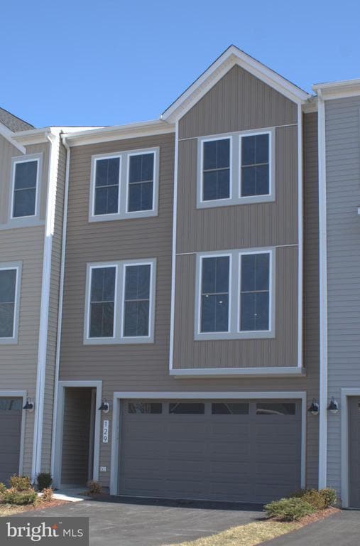 Building Photo - 129 Heyford Dr