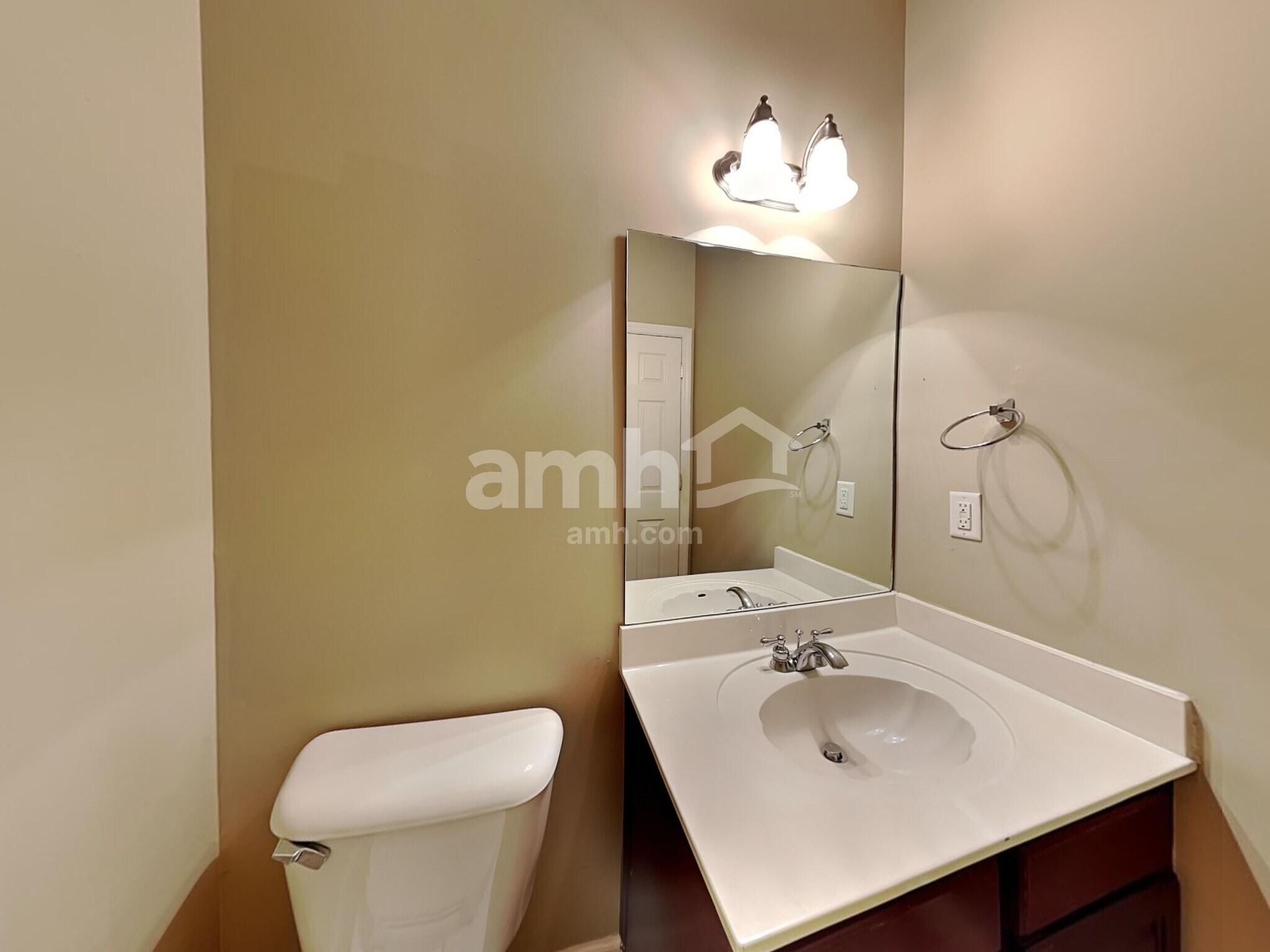 Building Photo - 661 Sugar Mill Dr