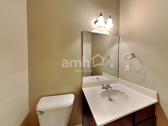 Building Photo - 661 Sugar Mill Dr