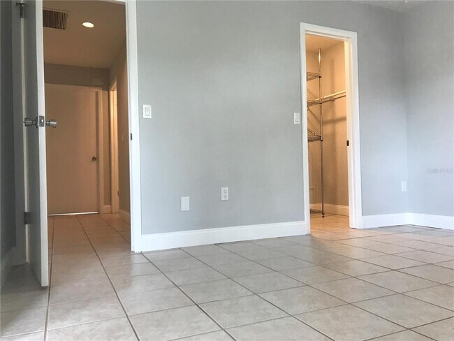 Building Photo - 2431 Doud St