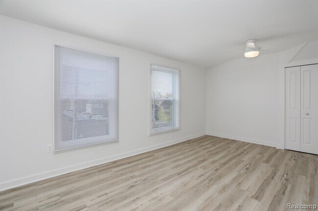 Building Photo - 799 E Grand Blvd