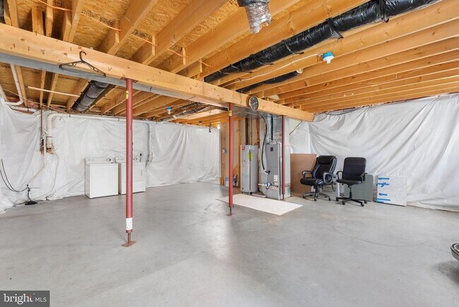 Building Photo - 395 Stonewall St