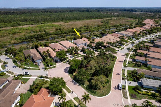 Building Photo - 6700 Fox Hollow Dr