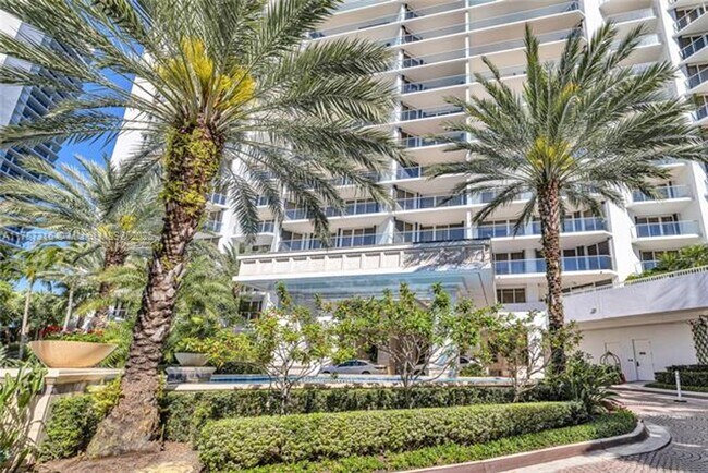 Building Photo - 2600 Island Blvd