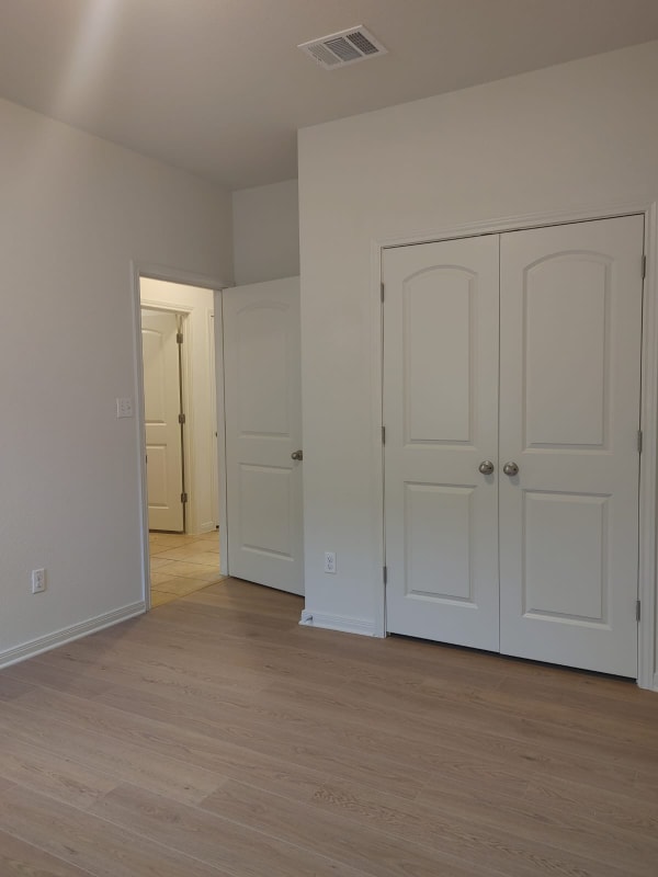 Building Photo - 1097 Violet Ln