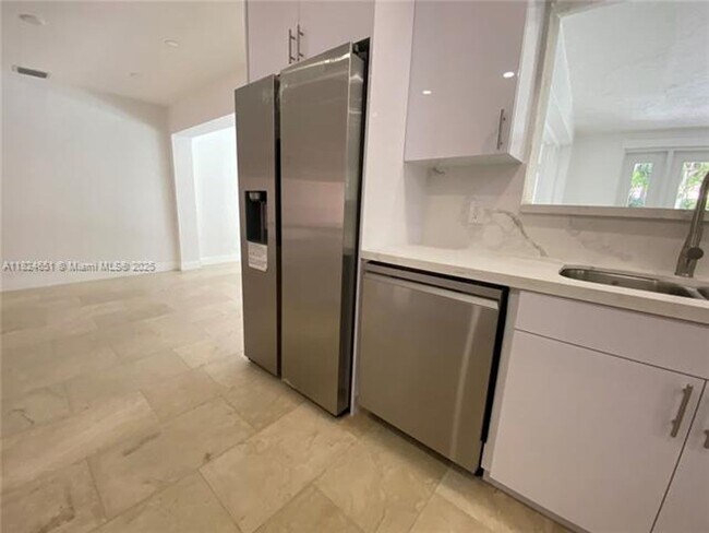 Building Photo - 19330 NE 18th Pl