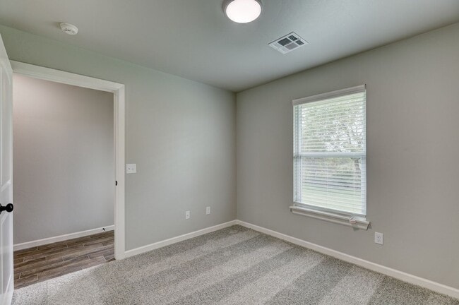 Building Photo - 618 Juniper St