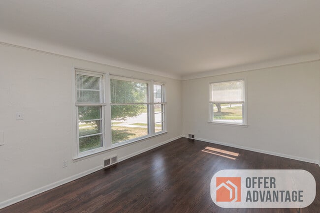 Building Photo - 376 E 288th St