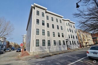 Building - 35 Brookline Apartments