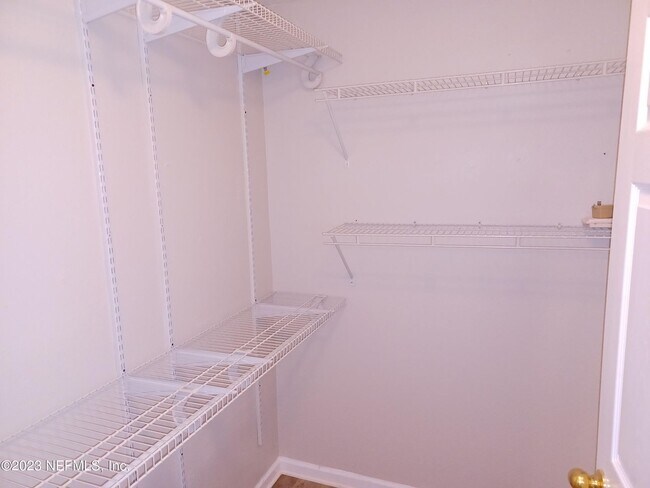 Building Photo - 2 BR 2 BA Condo COMING SOON!