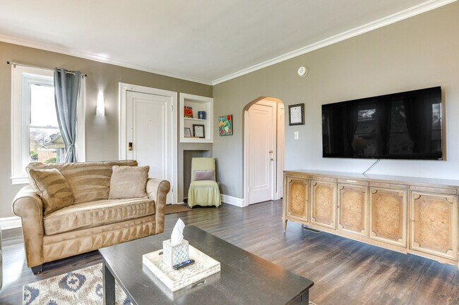 Building Photo - 1540 Fowler Ave