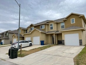 Building Photo - Townhome for rent