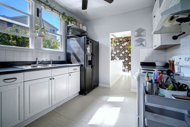 Building Photo - 13027 40th Ave S