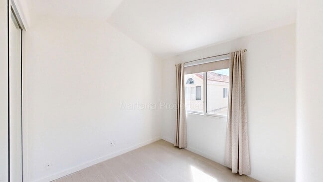 Building Photo - Beautiful 3 Bedroom Home in Eastside Costa Mesa