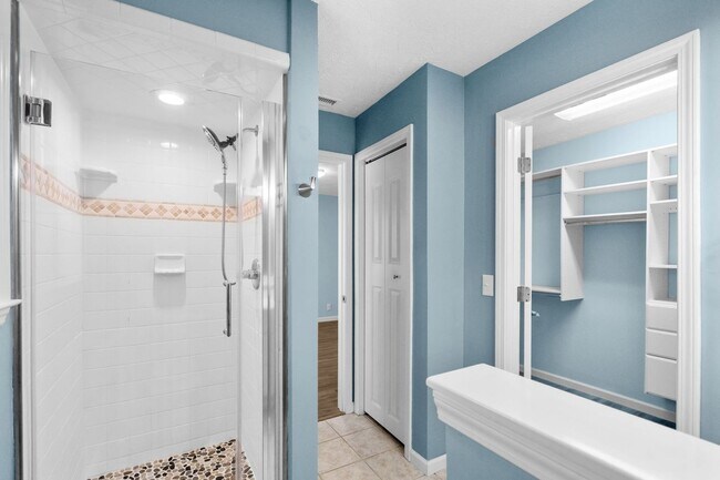 Building Photo - 583 Bucks Trail