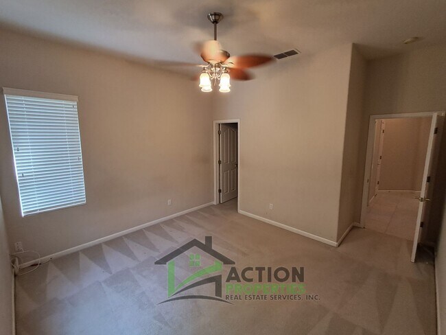 Building Photo - 400 Dumas Ct