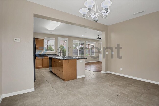 Building Photo - 10586 N Whitney Ave