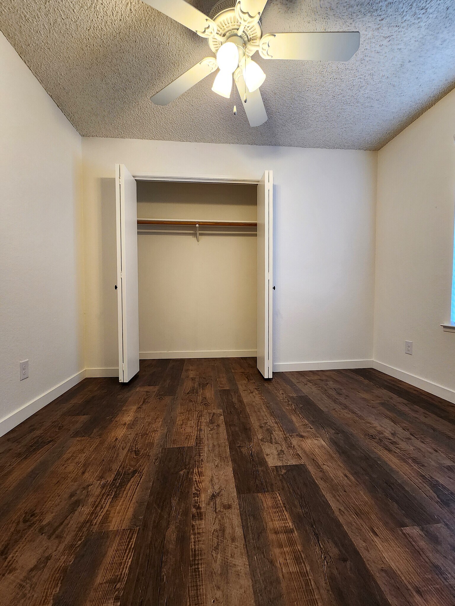 2nd Bedroom 7.5'x2' Closet - 4617 N Charles Ave