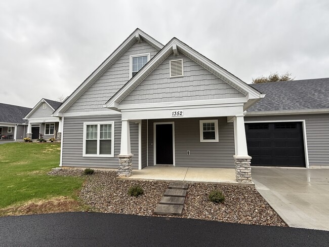 Building Photo - 1352 Old Elizabethtown Rd