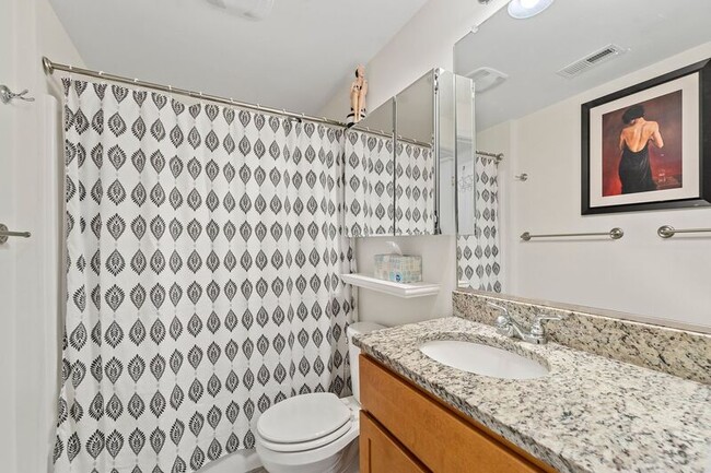 Building Photo - 11905 Centre St