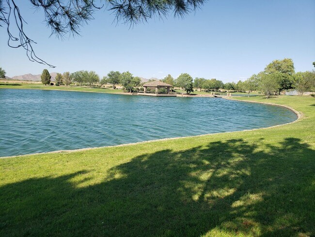 Building Photo - 208 E Caribbean Dr