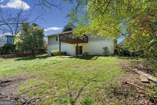 Building Photo - 2815 Carolyn Dr