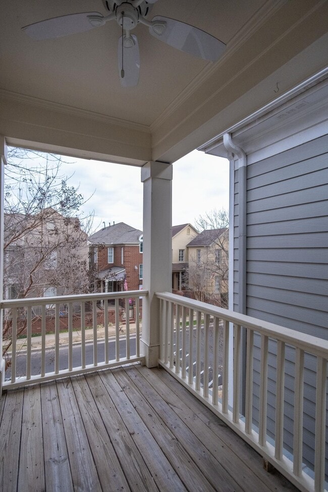 Building Photo - 525 Rienzi Dr
