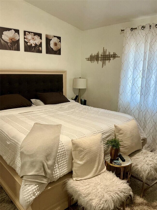 Building Photo - 2262 SW 87th Terrace