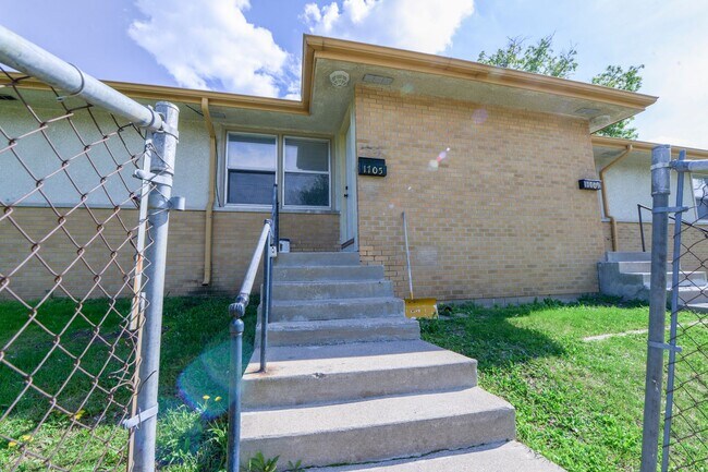Building Photo - 1705-1709 4th Ave N
