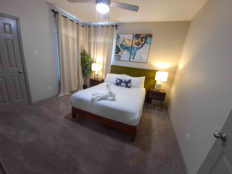 Building Photo - 12100 Metric Blvd