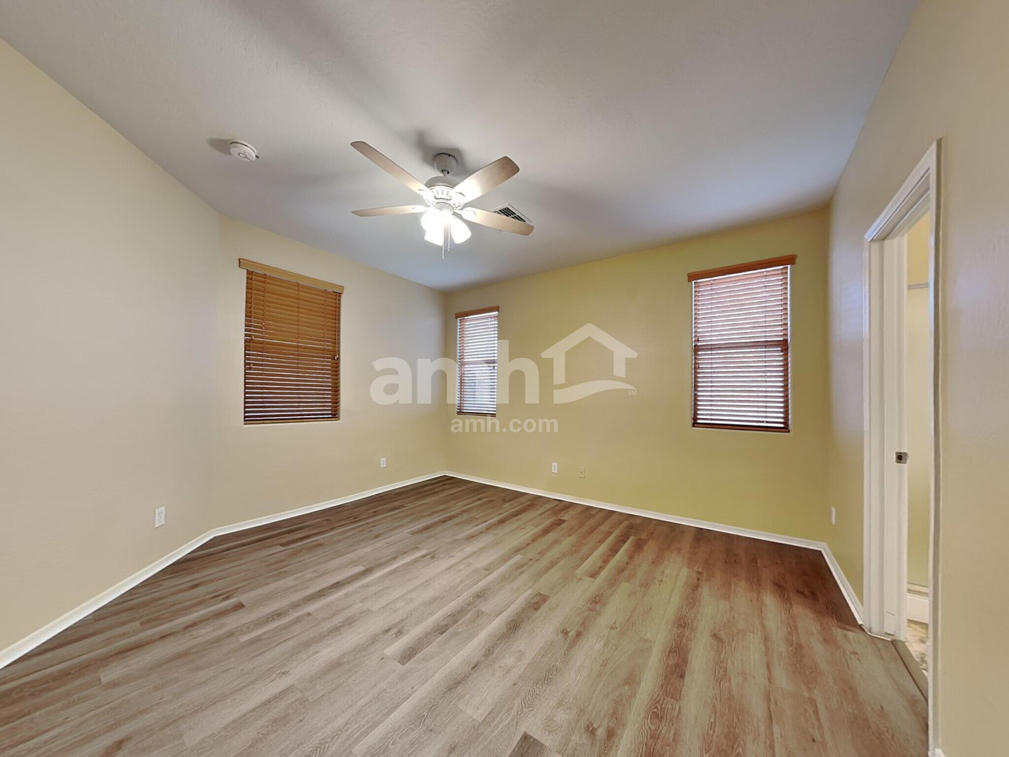 Building Photo - 7814 S 74th Ave