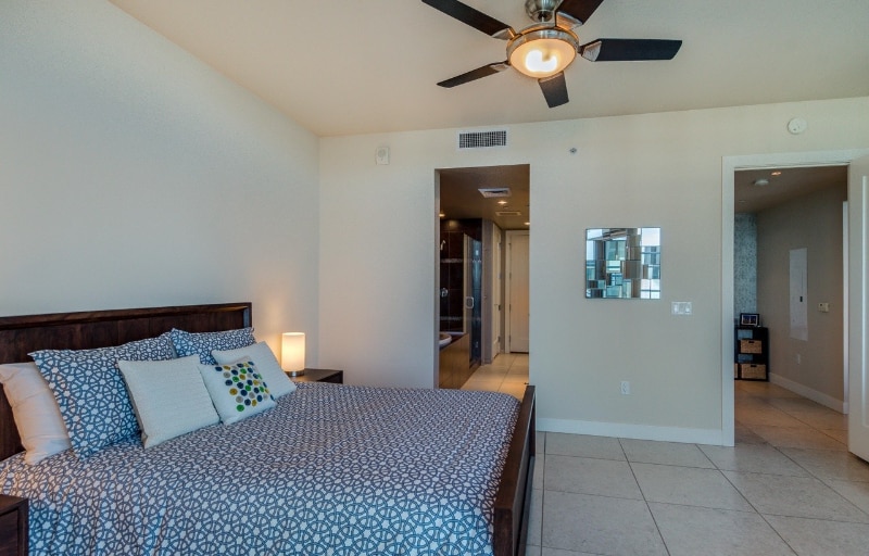 Building Photo - 140 E Rio Salado Pkwy