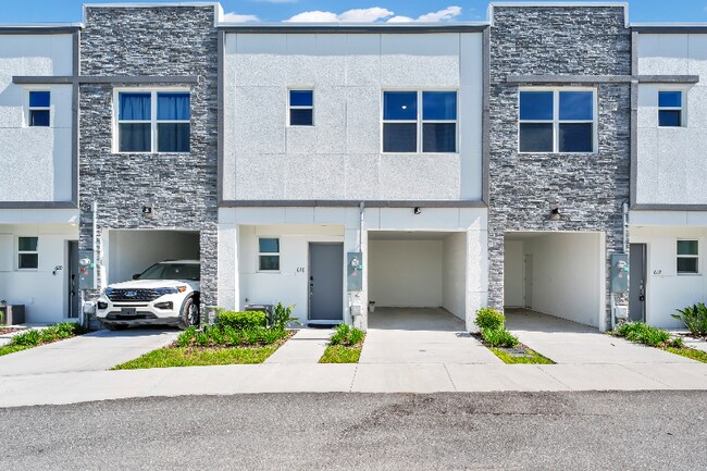 Building Photo - 616 Trikomo Dr