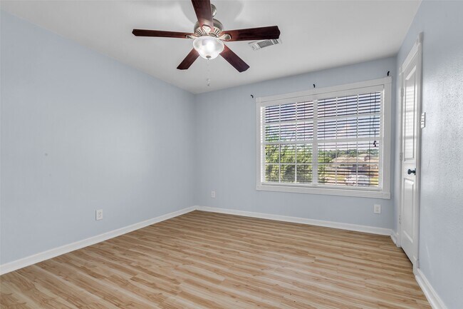 Building Photo - 1931 Flycaster Dr