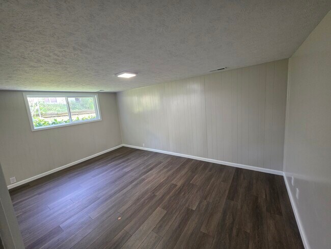 Building Photo - 1802 Key Way Dr