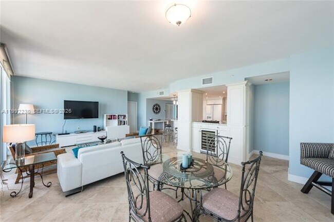 Building Photo - 90 Alton Rd