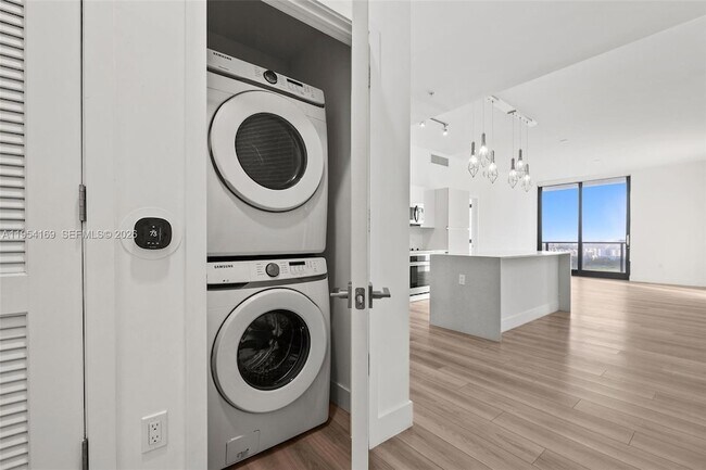 Building Photo - 101 Diplomat Pkwy