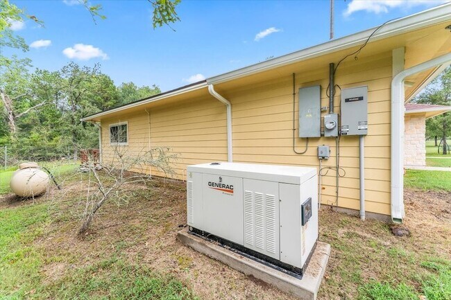 Building Photo - 10 Lowery Ln
