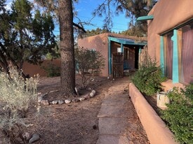 Building Photo - 1511 Don Gaspar Ave