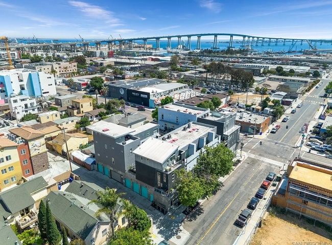 Building Photo - 969 Sigsbee St