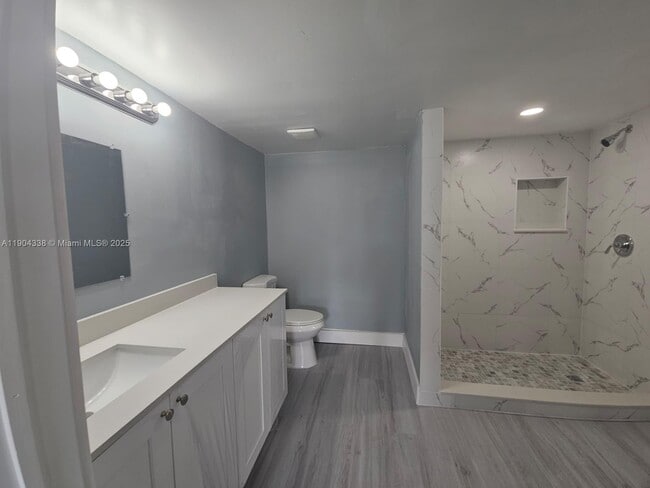 Building Photo - 6547 SW 116th Pl