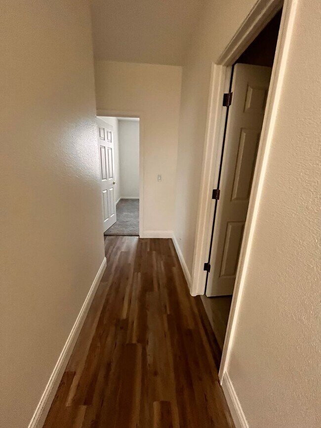 Building Photo - Near Kaiser/Pelandale