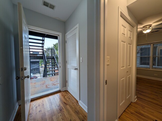 Building Photo - 2451 W Harrison St