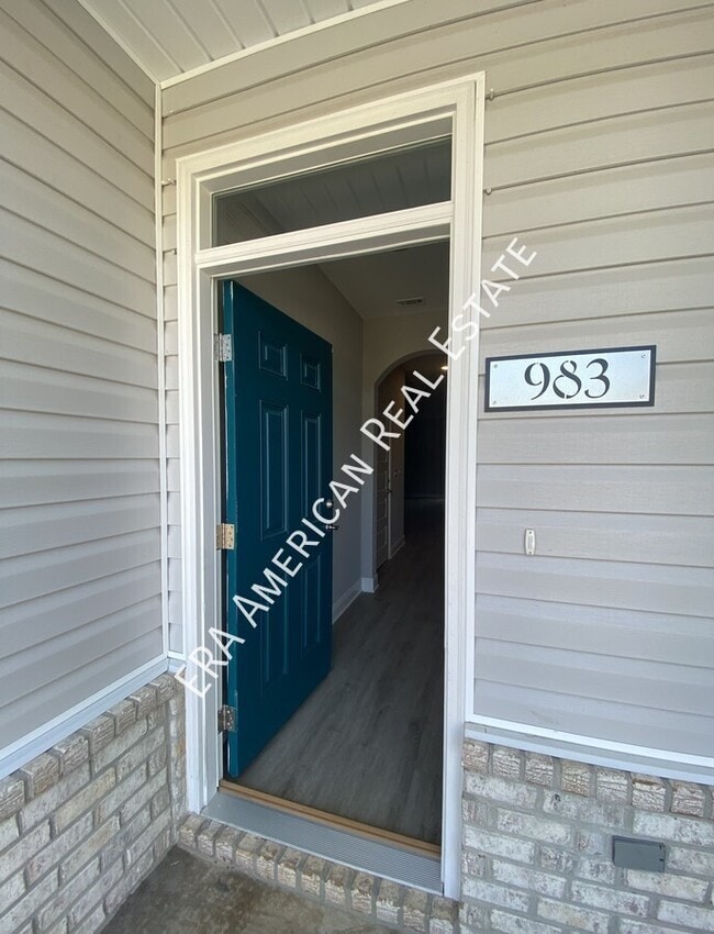 Building Photo - 983 Skylark Rd