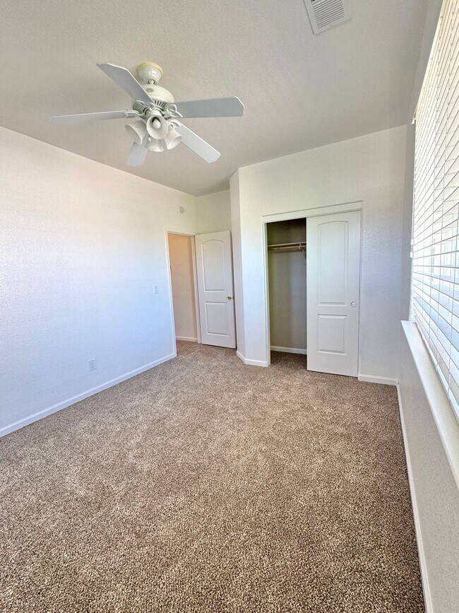 Building Photo - Spacious 4 Bedroom Home in Sparks Near Wingfield